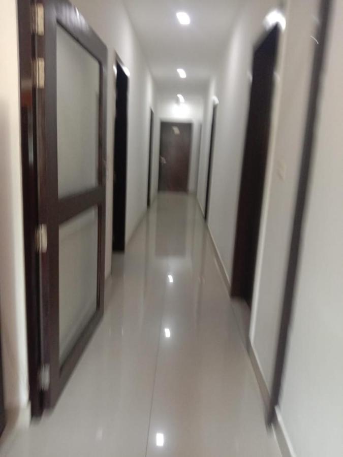 Supreme Guest House By Wb Inn Агра Екстер'єр фото